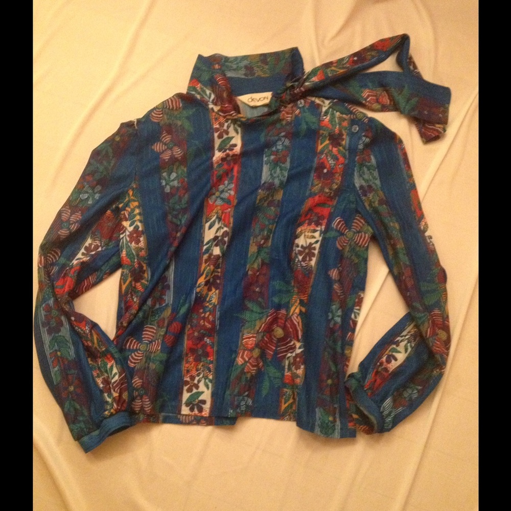 Great‎ Vintage Shoulder Button Up Blouse w/Ties - Picture 2 of 3